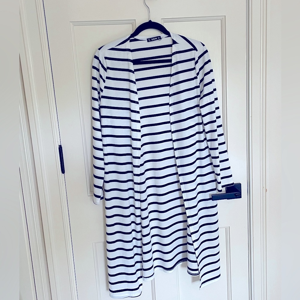 🖤🤍 SHEIN Long Black And White Striped Cardigan